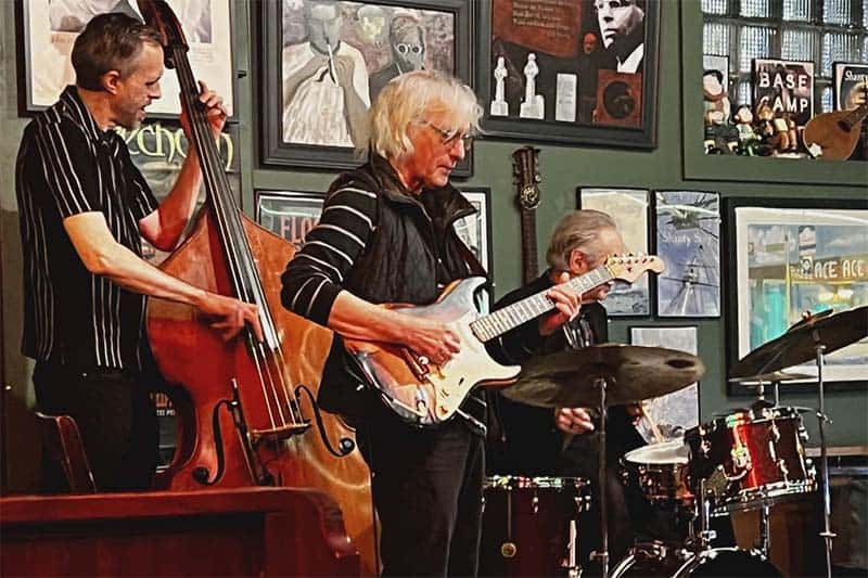 Robb Henry Trio